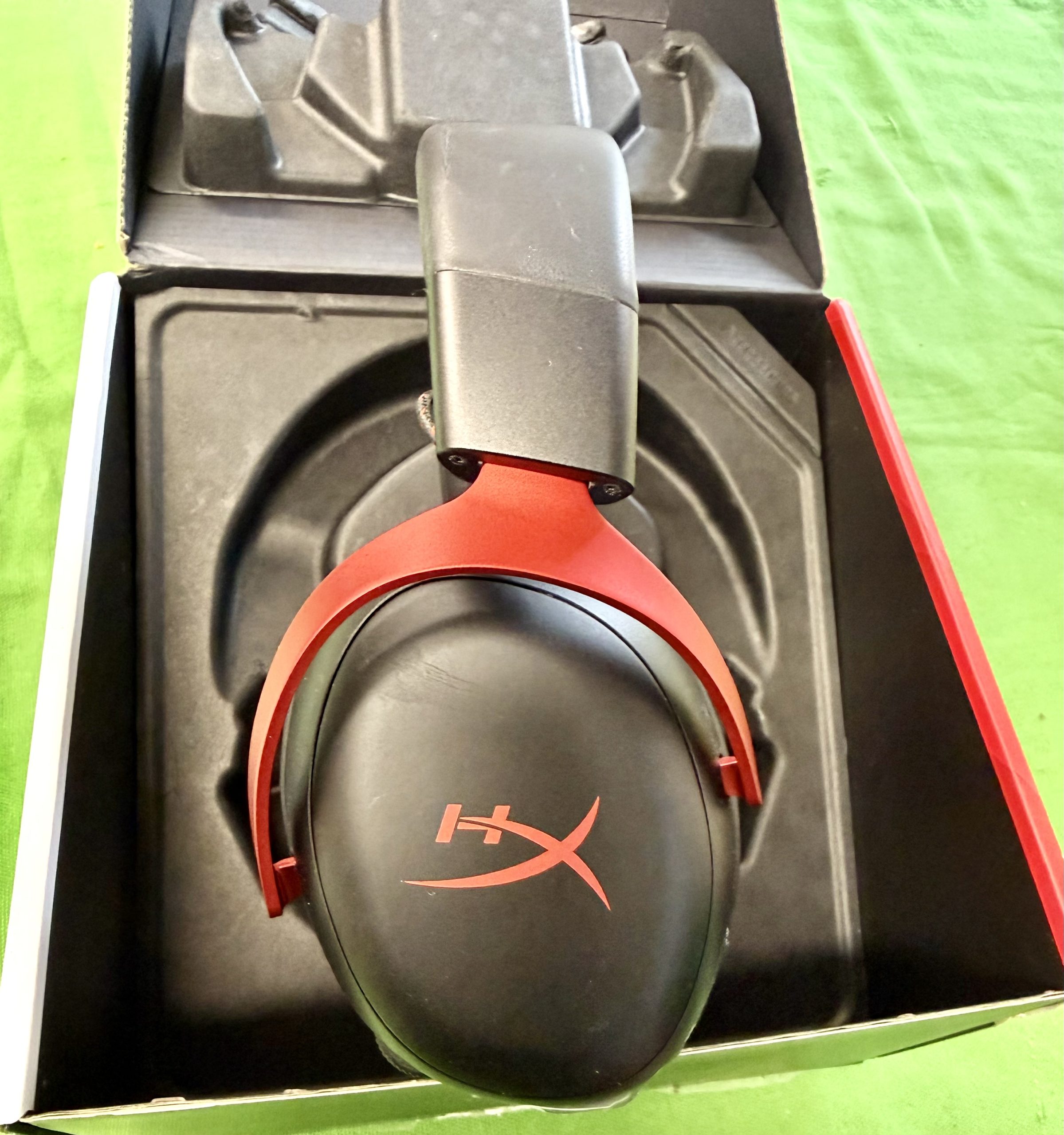 HyperX Cloud III vezeték nélküli gamer fejhallgató, kiemelt kép