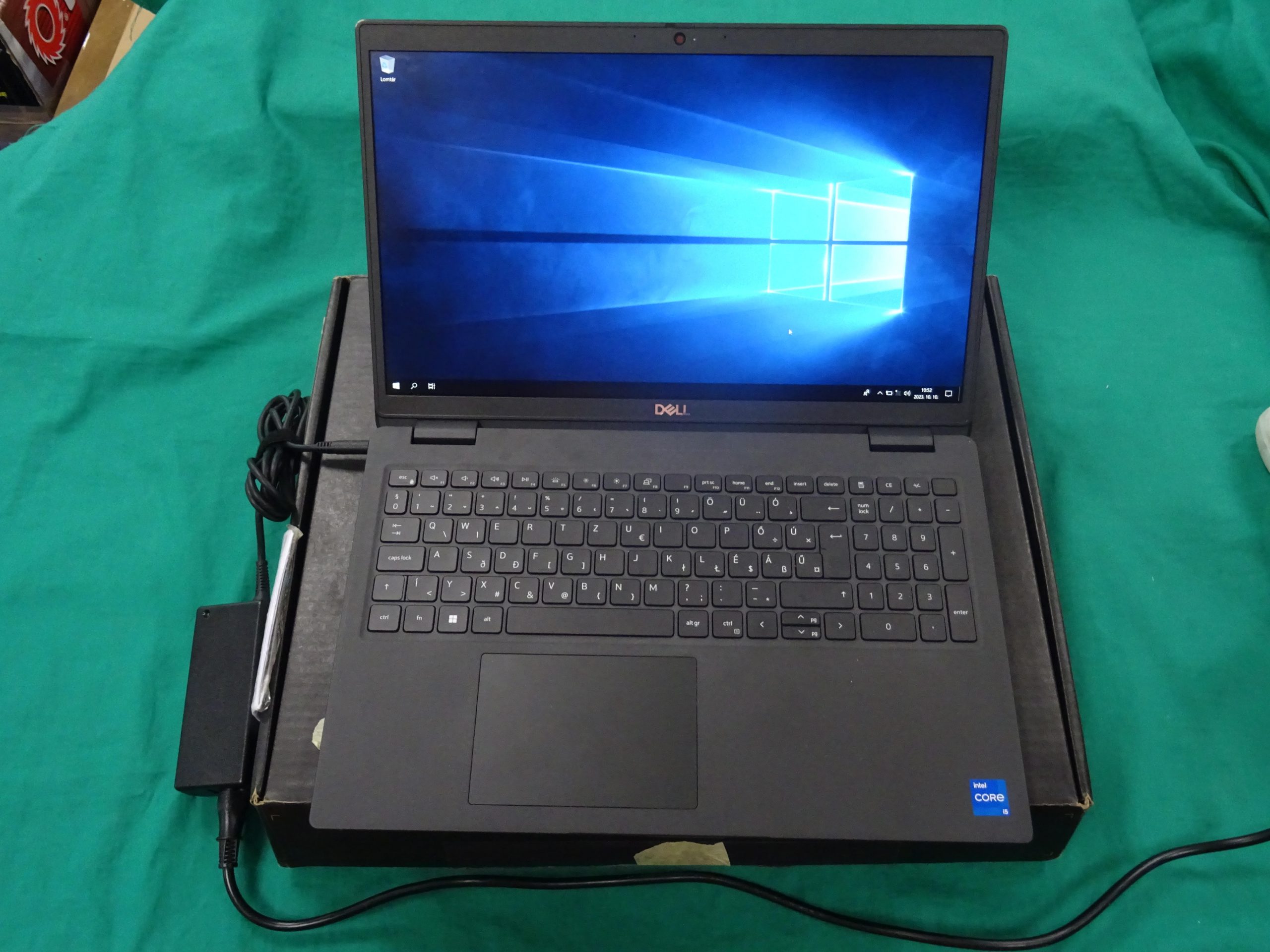 DELL 3520 P108F Laptop, kiemelt kép
